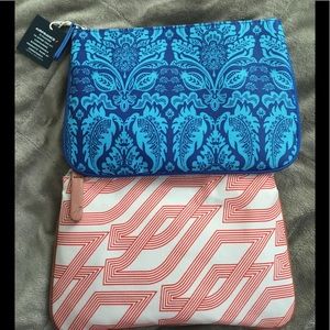 Set of 2 Air France toiletry bags + free Tumi bag